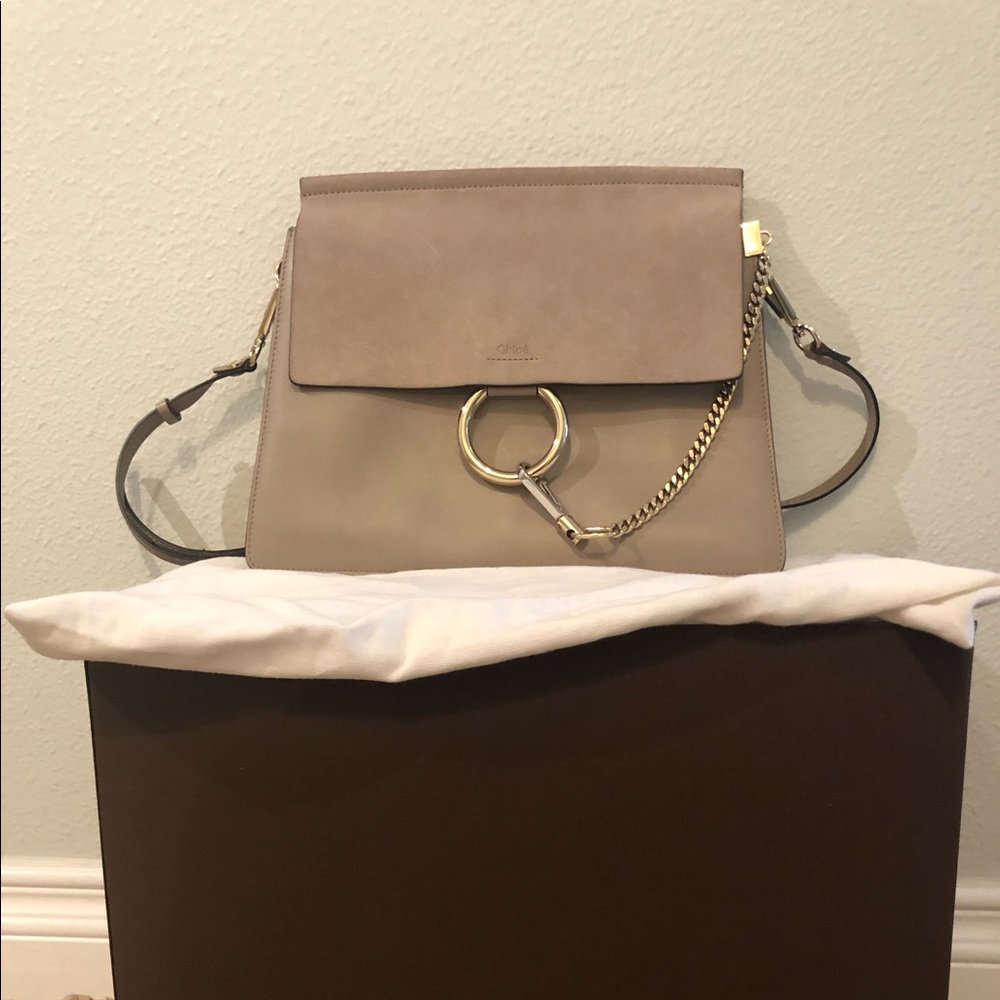 Chloe medium flap shoulder faye bag in Motty grey